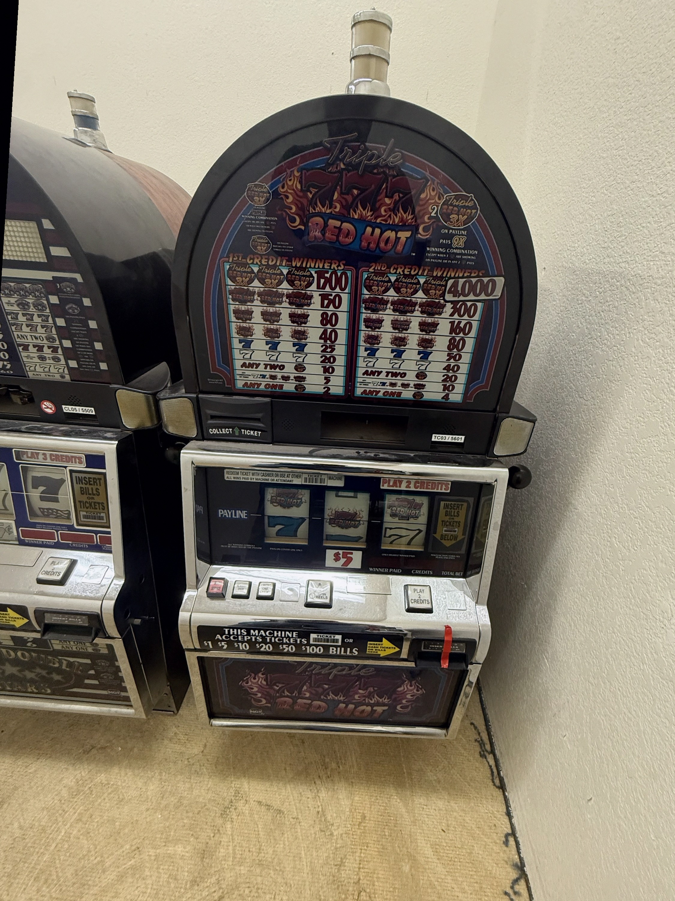 IGT Reel Spinner Triple Red Hot 777